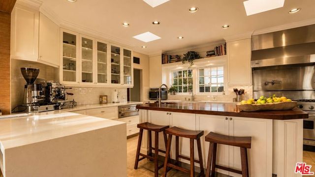 8740 W Saint Ives Drive, West Hollywood, CA 90069