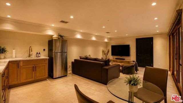 8740 W Saint Ives Drive, West Hollywood, CA 90069