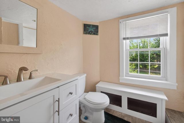 43 OAK ST, Phoenixville, PA 19460