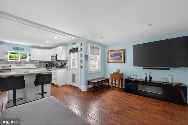 43 OAK ST, Phoenixville, PA 19460