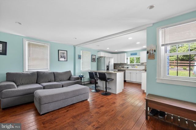 43 OAK ST, Phoenixville, PA 19460