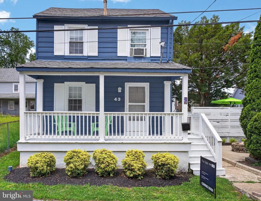 43 OAK ST, Phoenixville, PA 19460