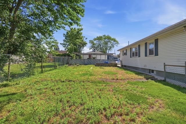 7 Dewey Avenue, Woburn, MA 01801