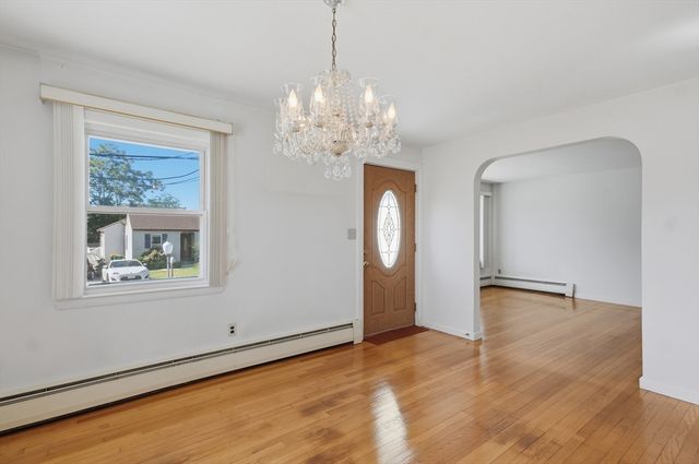 7 Dewey Avenue, Woburn, MA 01801