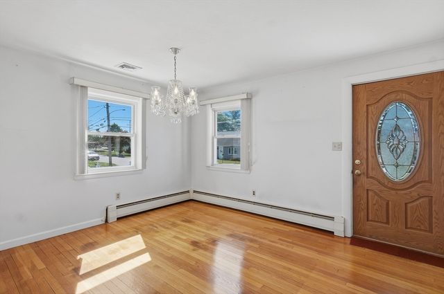 7 Dewey Avenue, Woburn, MA 01801
