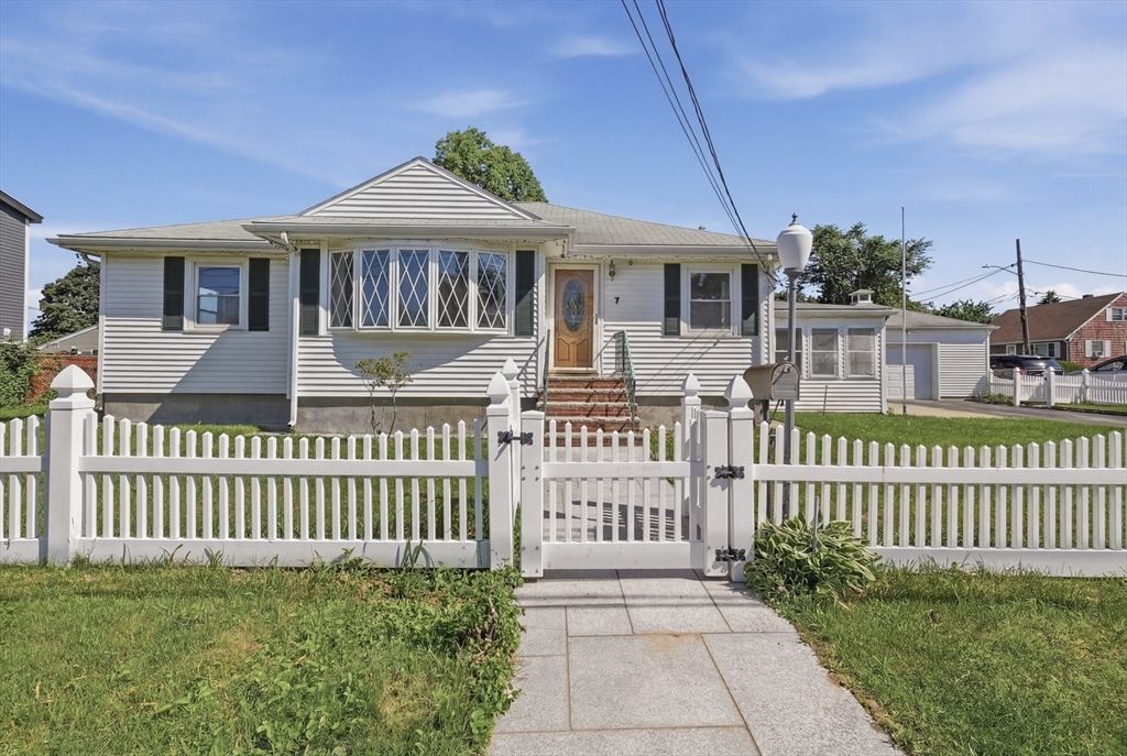 7 Dewey Avenue, Woburn, MA 01801