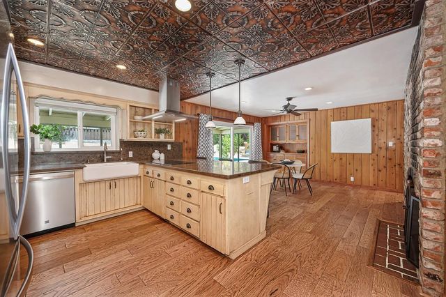 2180 Carol Ln, Roseville, CA 95747
