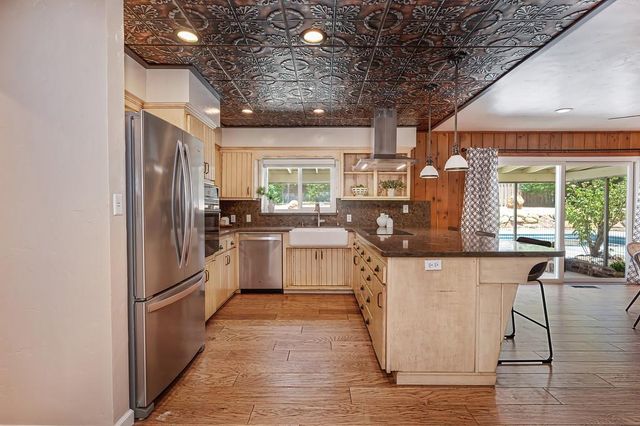2180 Carol Ln, Roseville, CA 95747