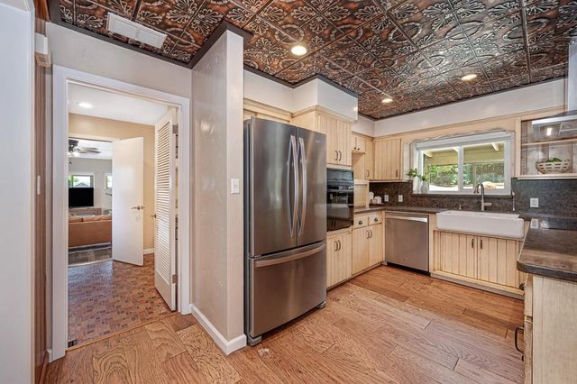 2180 Carol Ln, Roseville, CA 95747
