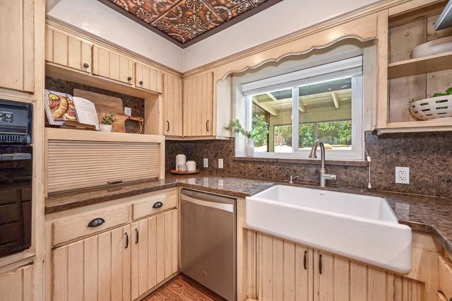 2180 Carol Ln, Roseville, CA 95747