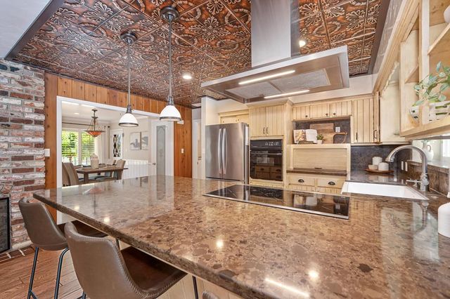 2180 Carol Ln, Roseville, CA 95747