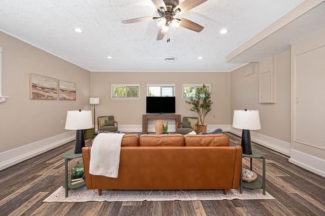 2180 Carol Ln, Roseville, CA 95747