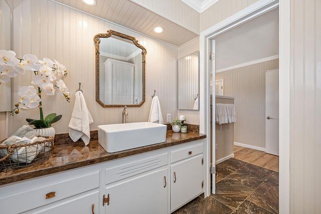 2180 Carol Ln, Roseville, CA 95747