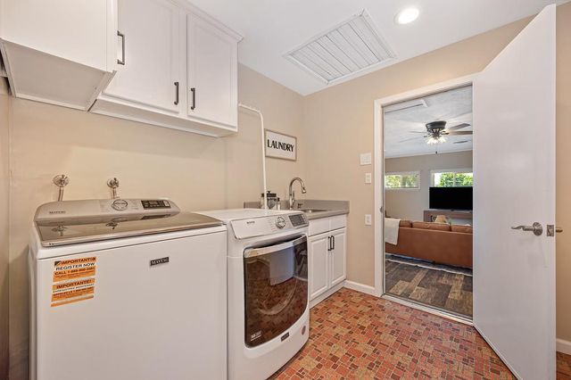 2180 Carol Ln, Roseville, CA 95747