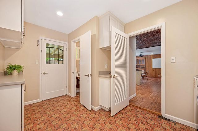 2180 Carol Ln, Roseville, CA 95747