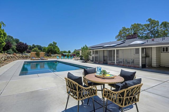 2180 Carol Ln, Roseville, CA 95747