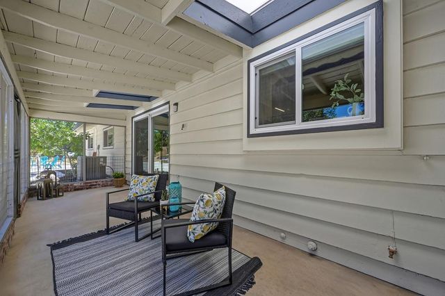 2180 Carol Ln, Roseville, CA 95747