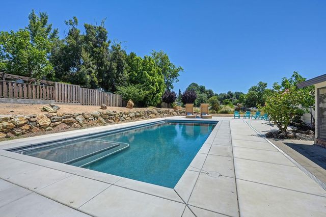 2180 Carol Ln, Roseville, CA 95747