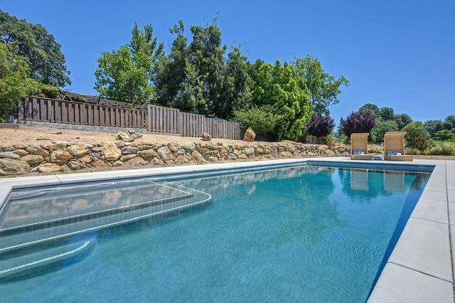 2180 Carol Ln, Roseville, CA 95747