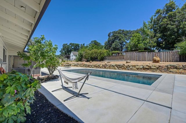 2180 Carol Ln, Roseville, CA 95747