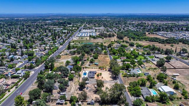 2180 Carol Ln, Roseville, CA 95747