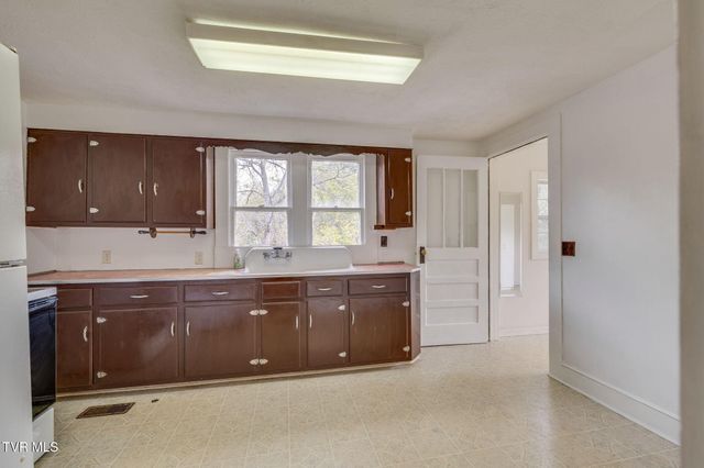 3512 West Walnut Street, Johnson City, TN 37604