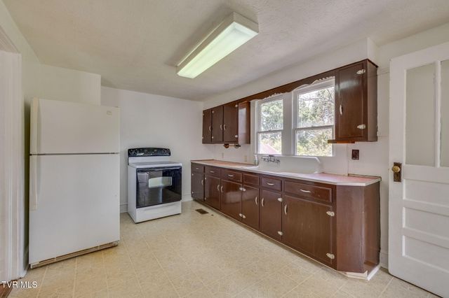 3512 West Walnut Street, Johnson City, TN 37604