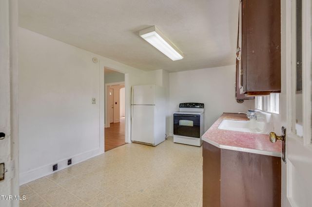 3512 West Walnut Street, Johnson City, TN 37604