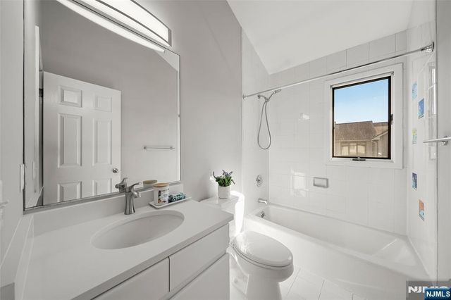 201 Beech Court, Norwood, NJ 07648