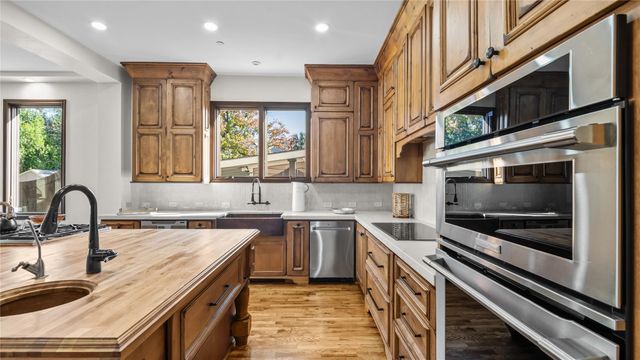 4914 Imperial Street, Bellaire, TX 77401