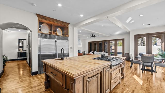 4914 Imperial Street, Bellaire, TX 77401