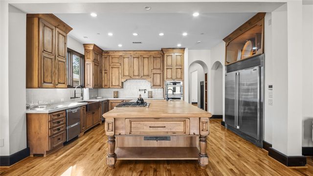 4914 Imperial Street, Bellaire, TX 77401