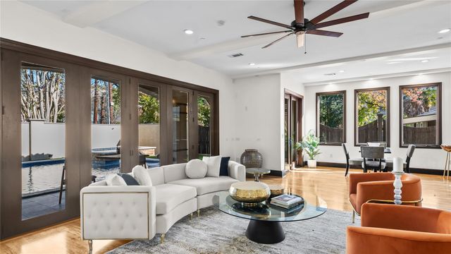 4914 Imperial Street, Bellaire, TX 77401