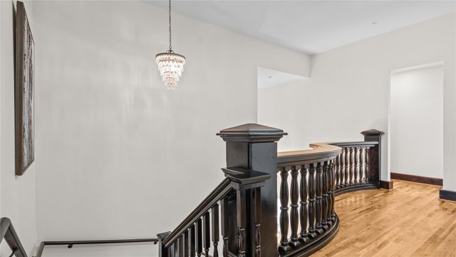 4914 Imperial Street, Bellaire, TX 77401