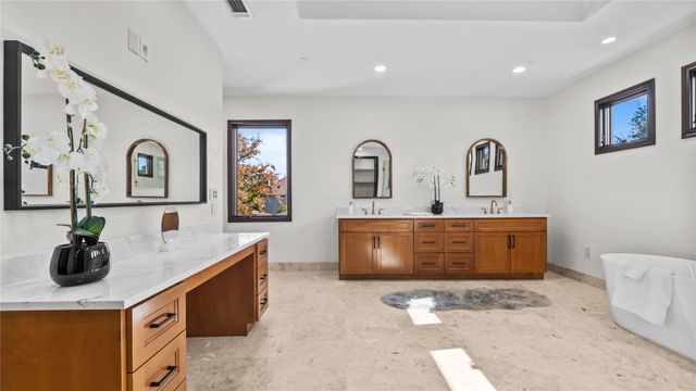 4914 Imperial Street, Bellaire, TX 77401