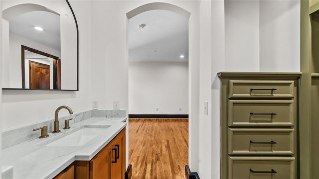 4914 Imperial Street, Bellaire, TX 77401