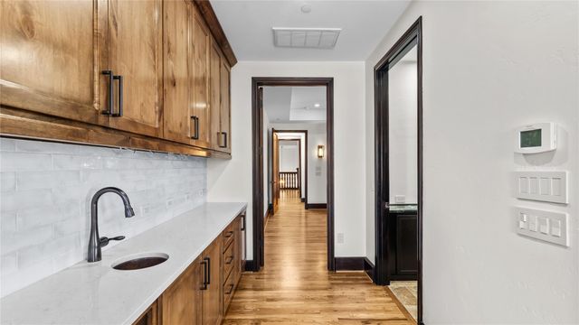 4914 Imperial Street, Bellaire, TX 77401