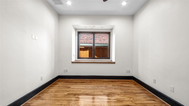 4914 Imperial Street, Bellaire, TX 77401