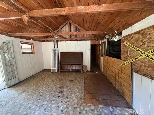 435 Blue Jay Canyon, Blue Jay, CA 92317