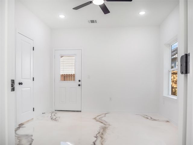 16736 E Ivanhoe, Montgomery, TX 77316