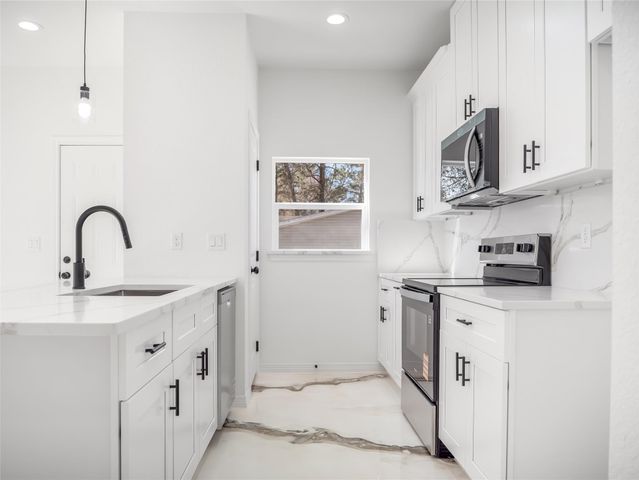 16736 E Ivanhoe, Montgomery, TX 77316