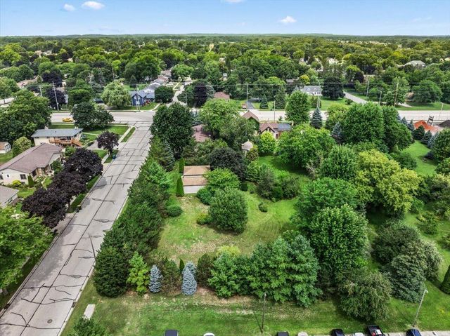 6492 Municipal DRIVE, West Bend, WI 53095