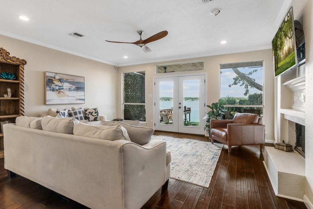1130 Lake View Drive, Montgomery, TX 77356
