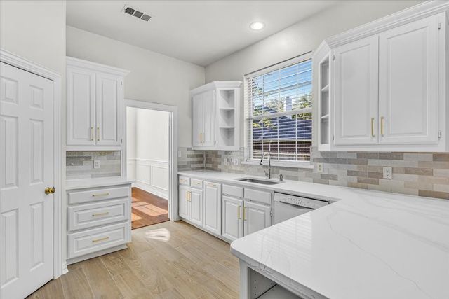 716 Ticonderoga Drive, Denton, TX 76205