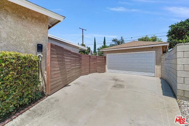 19803 Bassett Street, Los Angeles, CA 91306