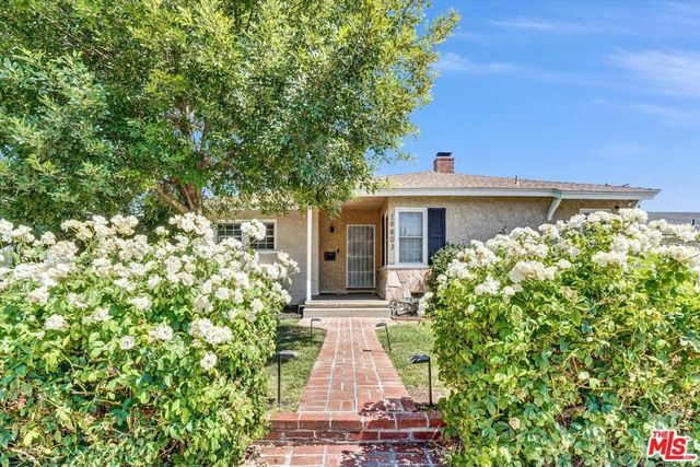 19803 Bassett Street, Los Angeles, CA 91306