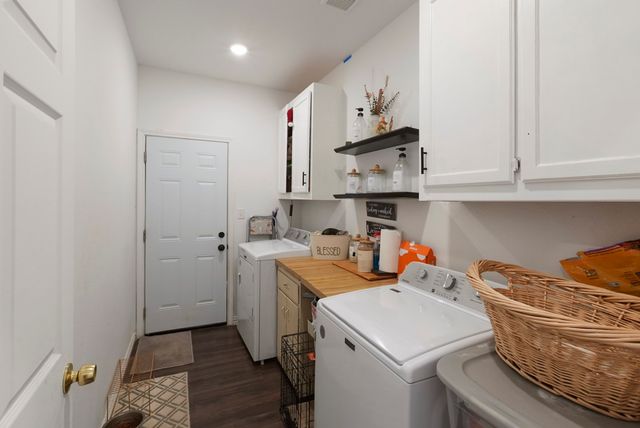 110 E COLLEGE Avenue, Corsicana, TX 75110
