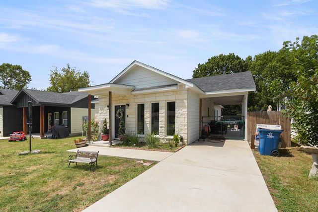 110 E COLLEGE Avenue, Corsicana, TX 75110