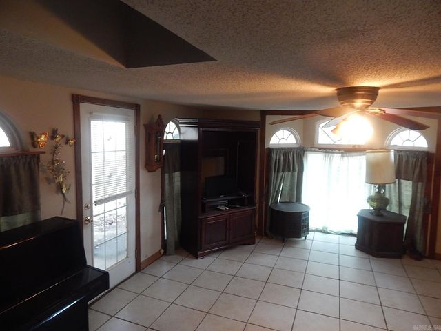 221 Greene 748 Road, Paragould, AR 72450