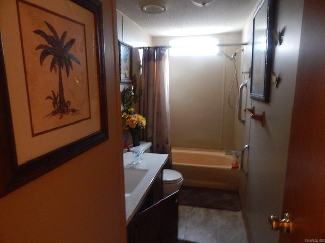 221 Greene 748 Road, Paragould, AR 72450